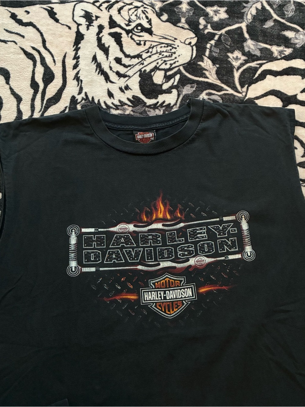 A4 - VINTAGE 00s HARLEY DAVIDSON MOTORCYCLES Y2K FLAMES SLEEVELESS SHIRT